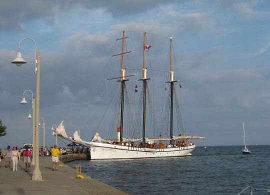 tall-ship-2686732_1920